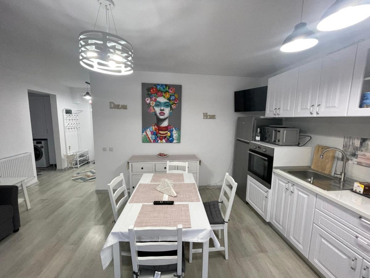 בוסטאני Castle Residence Apt. Eminescu מראה חיצוני תמונה